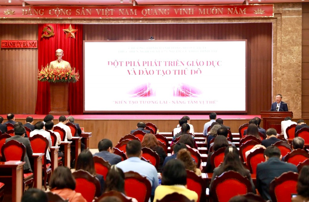 Hà Nội triển khai thực hiện ngay các nghị quyết chiến lược của Bộ Chính trị Hà Nội triển khai thực hiện ngay các nghị quyết chiến lược của Bộ Chính trị