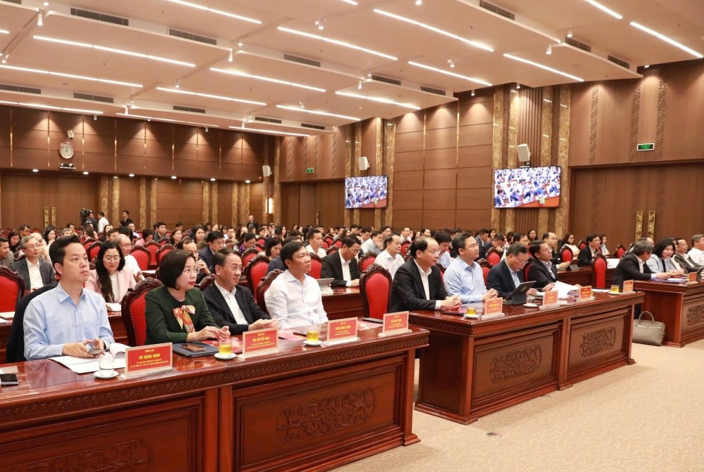 Hơn 2 triệu cán bộ, đảng viên dự hội nghị quán triệt, triển khai các Nghị quyết 79 và 80 của Bộ Chính trị Hơn 2 triệu cán bộ, đảng viên dự hội nghị quán triệt, triển khai các Nghị quyết 79 và 80 của Bộ Chính trị