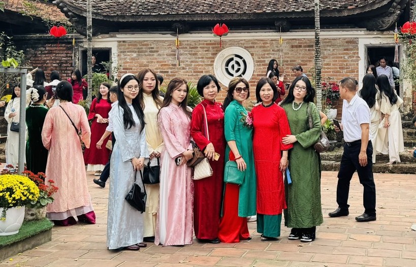 Nâng cao ý thức người Hà Nội khi đi lễ đầu xuân