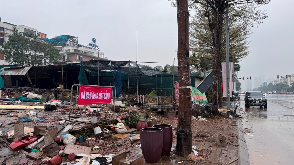 Sáng 26-2, nhiều trường hợp đã tự nguyện bàn giao mặt bằng. Ảnh Vân Nhi. Sáng 26-2, nhiều trường hợp đã tự nguyện bàn giao mặt bằng. Ảnh Vân Nhi.