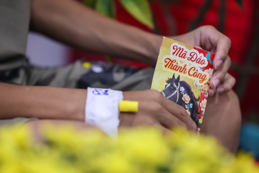 Những “màu đỏ không Tết” do Sốt xuất huyết Dengue