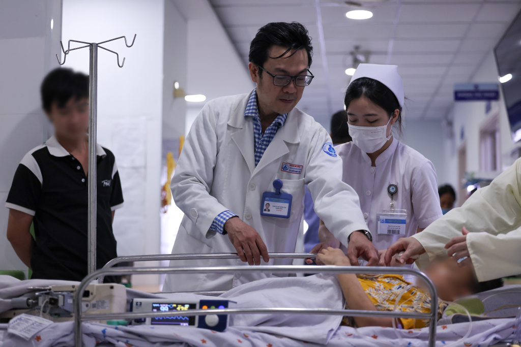 Những “màu đỏ không Tết” do Sốt xuất huyết Dengue