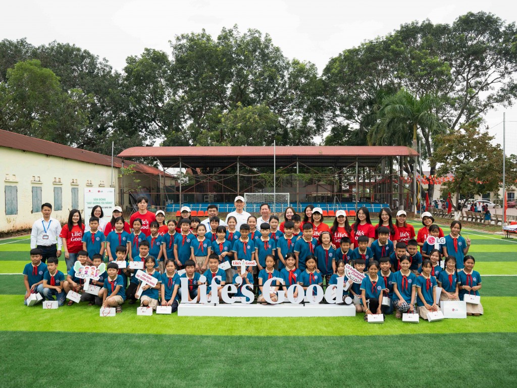 Dự án sân bóng “Hạt giống Tài năng” mang đến cho học sinh không gian rèn luyện thể chất phù hợp và an toàn Dự án sân bóng “Hạt giống Tài năng” mang đến cho học sinh không gian rèn luyện thể chất phù hợp và an toàn