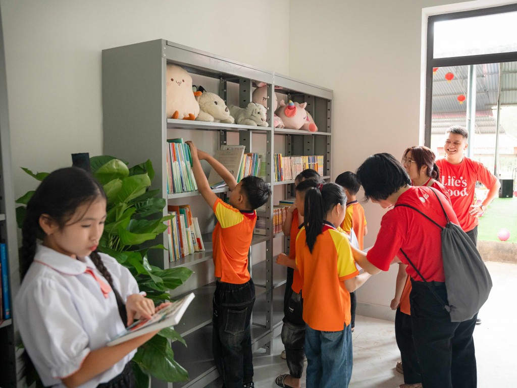 Dự án “Ươm mầm tri thức” tại Trường Tiểu học Lợi Bác nâng cấp thư viện và cải thiện điều kiện học tập cho học sinh vùng cao Dự án “Ươm mầm tri thức” tại Trường Tiểu học Lợi Bác nâng cấp thư viện và cải thiện điều kiện học tập cho học sinh vùng cao