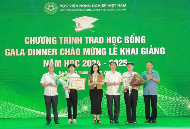 Hơn 1.600 suất học bổng hấp dẫn cho tân sinh viên VNUA