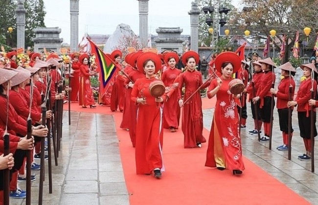 Ứng xử văn minh, xứng danh người Hà Nội khi tham gia lễ hội