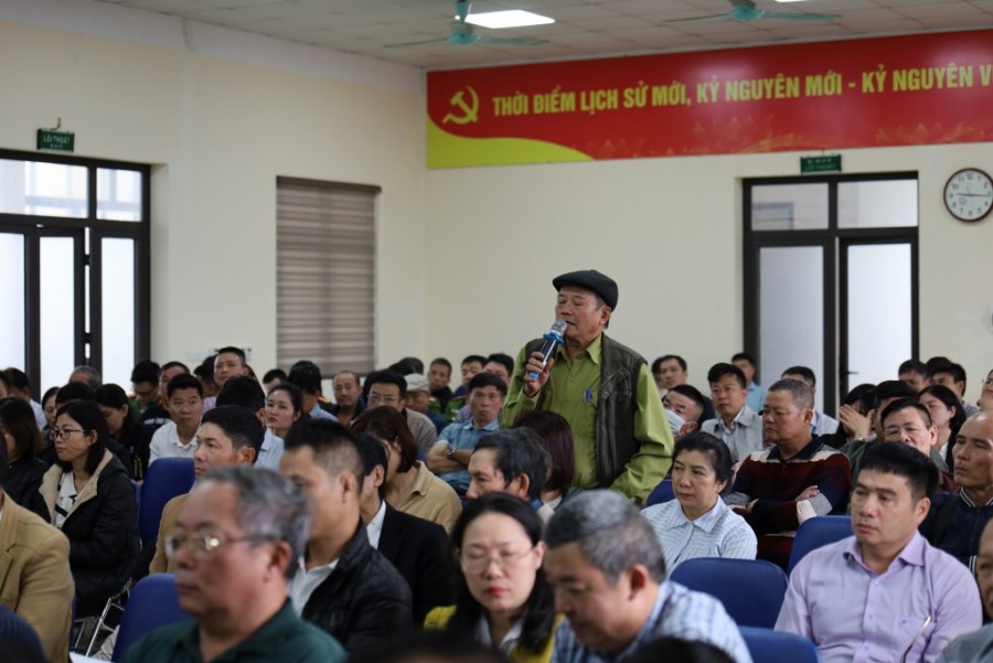 Ông Vũ Mạnh Tùng phát biểu nêu ý kiến