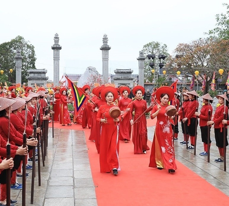 Lễ hội đền Hai Bà Trưng (Ảnh: ML) Lễ hội đền Hai Bà Trưng (Ảnh: ML)