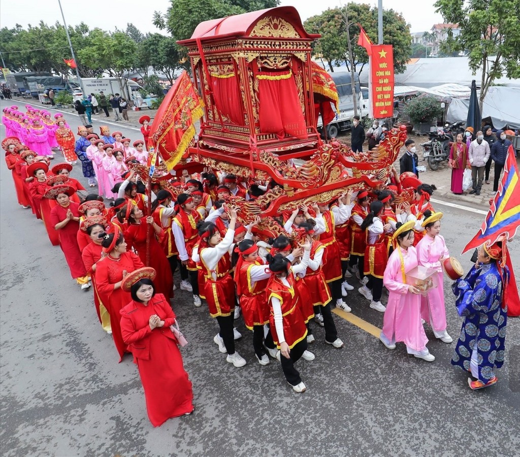 Lễ rước tại Hội đền Hai Bà Trưng (Ảnh: ML) Lễ rước tại Hội đền Hai Bà Trưng (Ảnh: ML)
