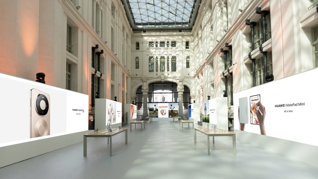 Không gian sự kiện