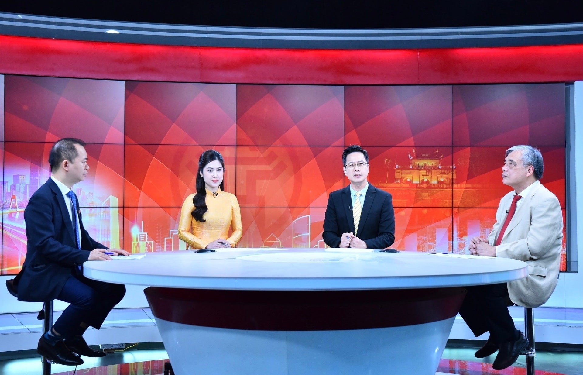 Hà Nội tiên phong, gương mẫu đưa Nghị quyết vào cuộc sống