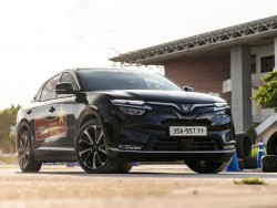 Cơ hội cuối thử vận may trúng xe máy điện khi mua VinFast VF 8