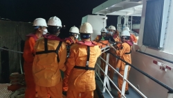 Đà Nẵng: Cấp cứu thành công một ngư dân bị hôn mê trên biển