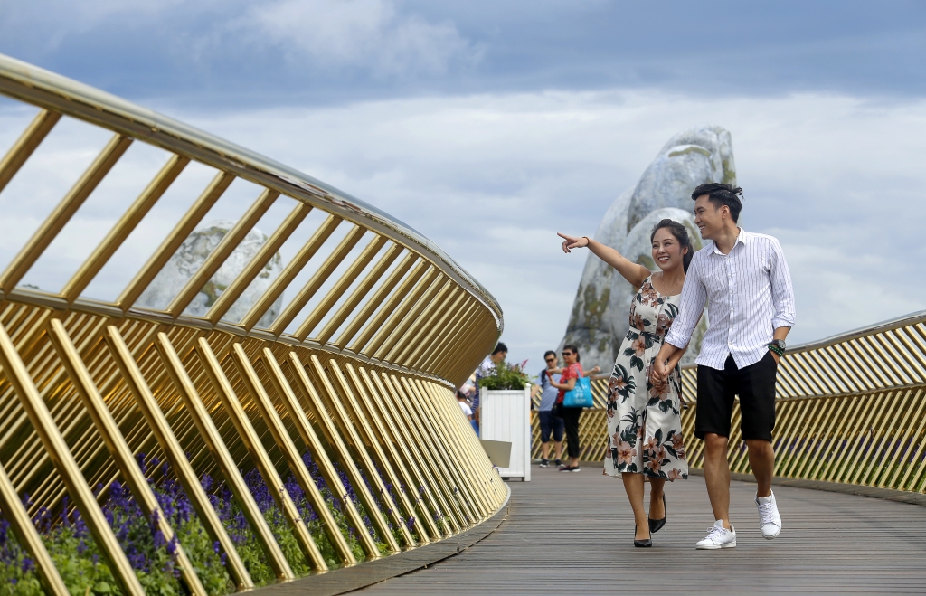 Đà Nẵng: Cầu Vàng trên Ba Na Hills đứng top 1 các kỳ quan mới của thế giới