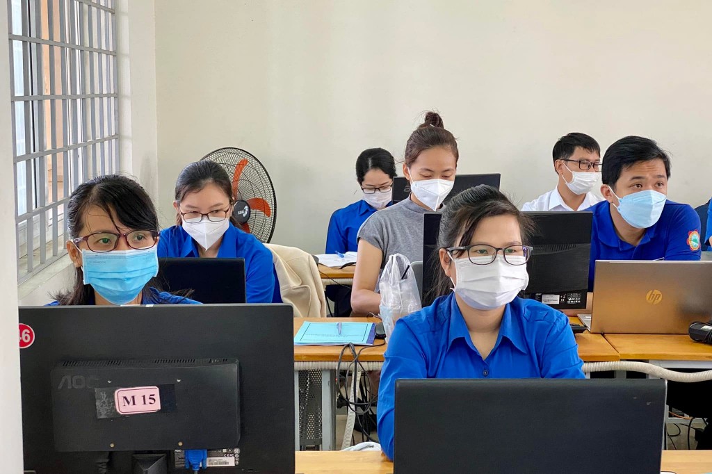 tập huấn về Chuyển đổi số và dịch vụ công trực tuyến cho cán bộ đoàn cấp huyện và cấp xã tập huấn về Chuyển đổi số và dịch vụ công trực tuyến cho cán bộ đoàn cấp huyện và cấp xã