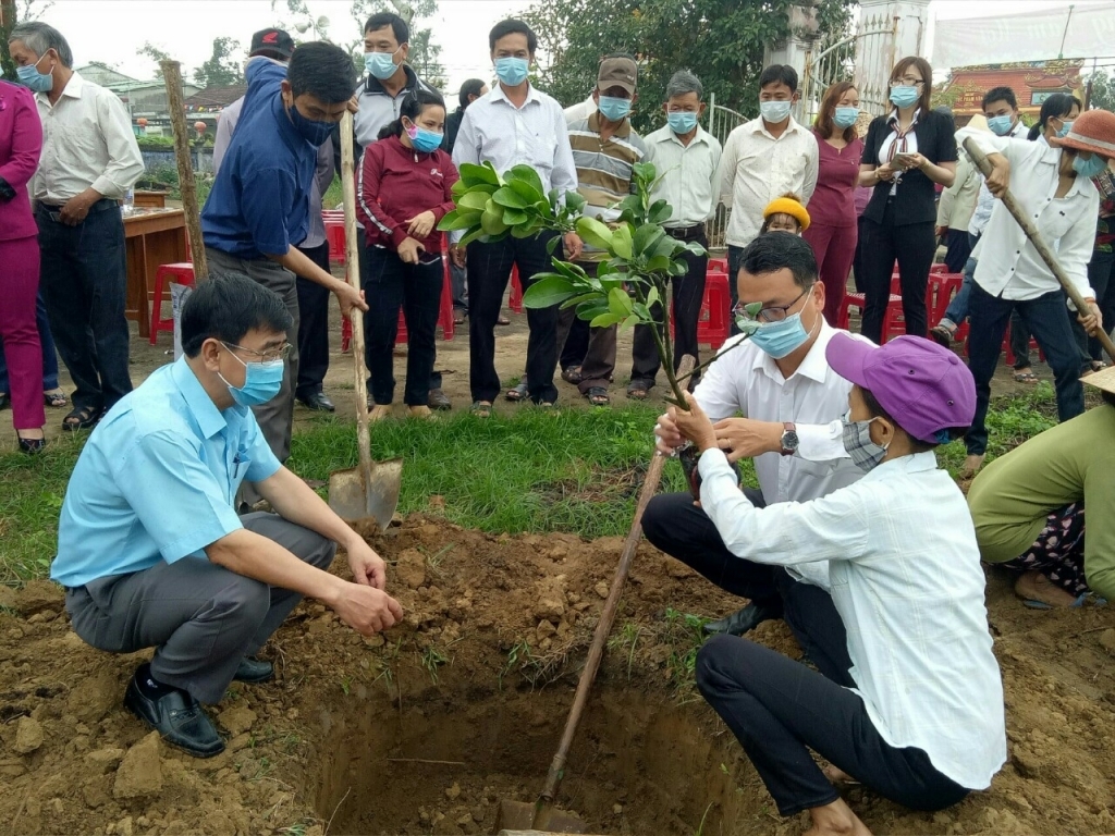 Hội Nông dân Điện Bàn phát động trồng 4.000 cây ăn quả