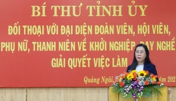 Bí thư Tỉnh ủy, Chủ tịch HĐND tỉnh Quảng Ngãi Bùi Thị Quỳnh Vân chủ trì cuộc đối thoại với thanh niên