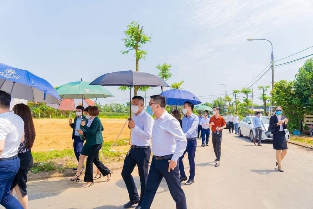 Nhà đầu tư khảo sát đất nền Khu dân cư Đồng Hành, Tam Ngọc