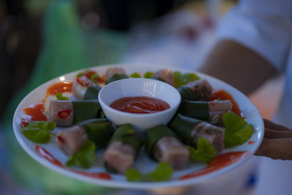 Du khách thích thú với ngày hội “Huế - Kinh đô ẩm thực”