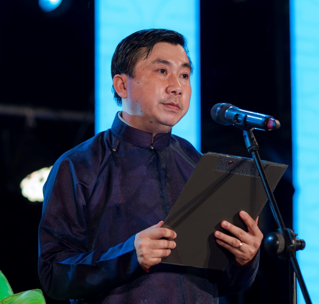 Ông Nguyễn Văn Phúc, Phó giám đốc Phụ trách Sở Du lịch Thừa Thiên - Huế, phát biểu tại buổi lễ. Ảnh: T.V