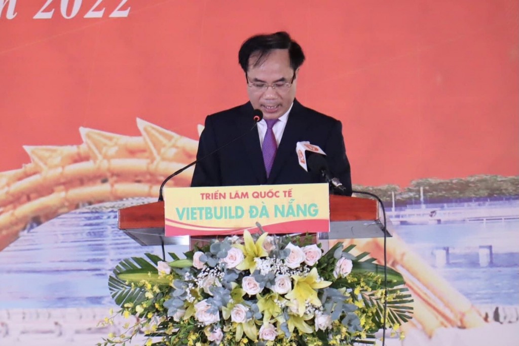 Thứ trưởng Bộ Xây dựng Nguyễn Văn Sinh phát biểu tại lễ khai mạc (Ảnh Út Vũ)