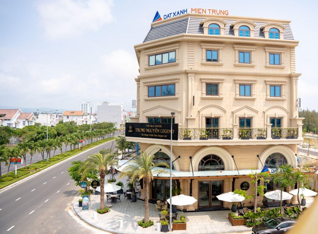 Chuỗi boutique hotel Regal Maison Phu Yen sở hữu lối kiến trúc thông tầng kết hợp cùng mái vòm cổ điển tựa như những tòa lâu đài tráng lệ