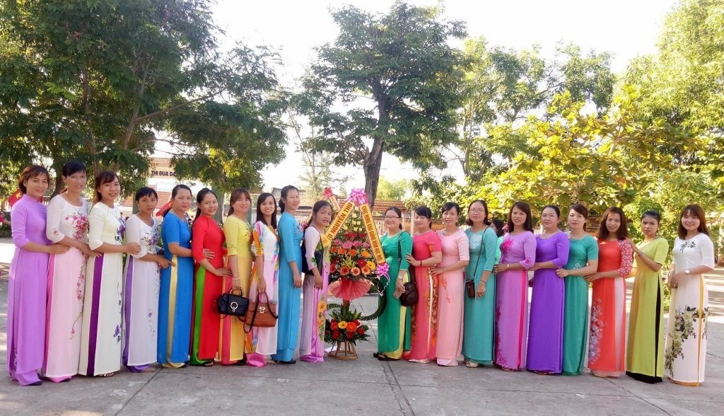 Giáo viên Trường Tiểu học Hồ Văn Biển, Điện Bàn (Quảng Nam)