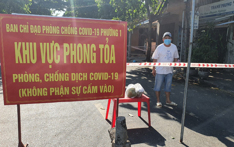Một khu vực đang được phong tỏa tại tỉnh Phú Yên để phòng, chống dịch (Ảnh T.Hảo) 