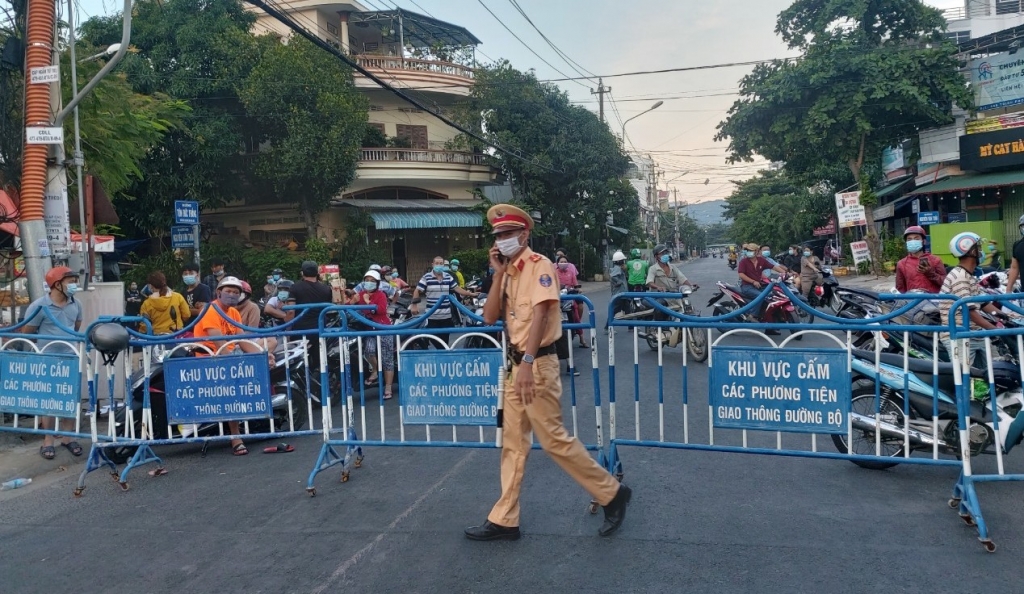 khu vực đường Tôn Đức Thắng, TP Nha Trang tạm thời bị phong tỏa (Nguồn ksbtkhanhhoa.vn) 