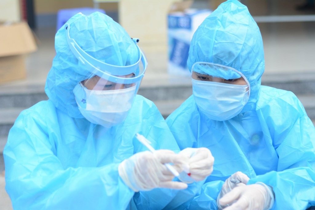 Nhân viên y tế đã tiến hành xét nghiệm cho hơn 3.000 công nhân công ty TNHH Murata Manufacturing Việt Nam Đà Nẵng