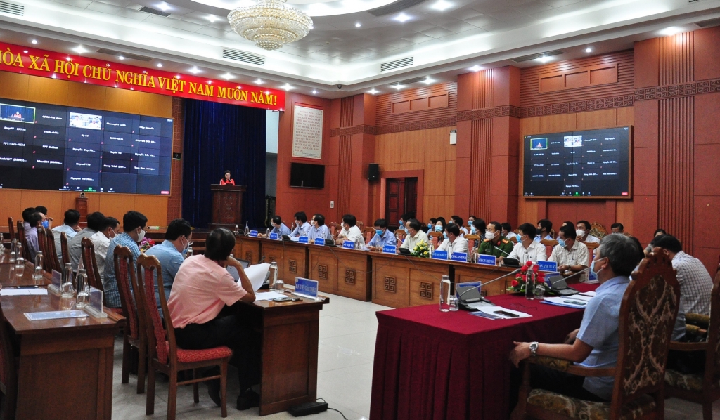 Hội thảo về chuyển đổi số trên địa bàn tỉnh Quảng Nam và Ký kết thỏa thuận hợp tác chuyển đổi số giai đoạn 2021 - 2025