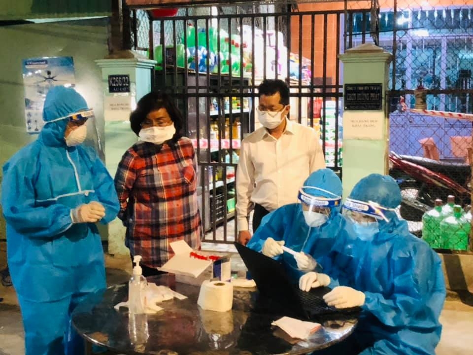 Bí thư Thành ủy Đà Nẵng Nguyễn Văn Quảng kiểm tra công tác lấy mẫu xét nghiệm