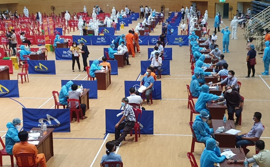 Đà Nẵng tổ chức tiêm vắc xin cho người dân