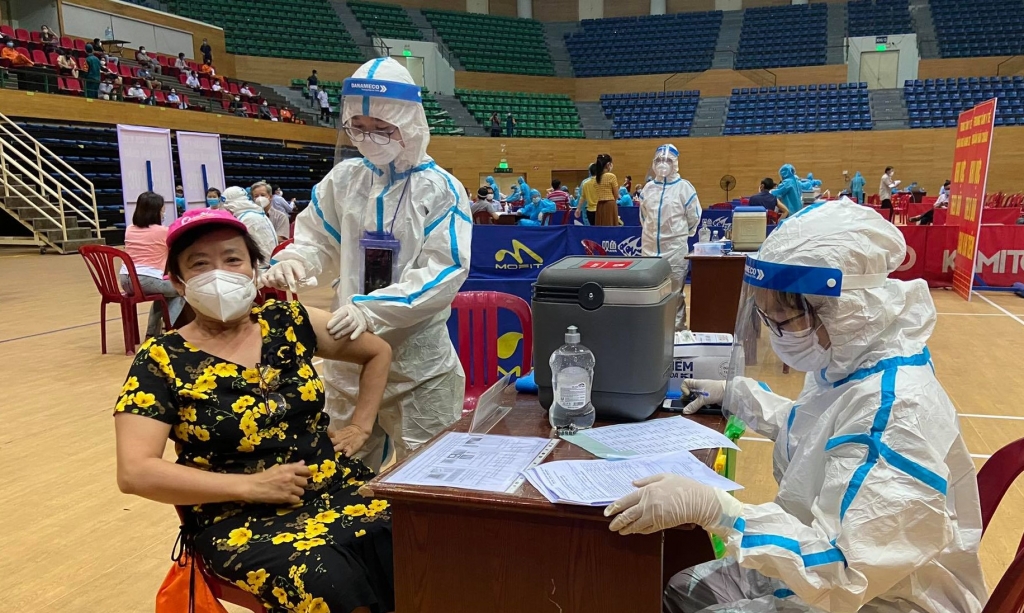 TP Đà Nẵng bắt đầu chiến dịch tiêm chủng vắc xin phòng Covid-19 cho người dân thành phố