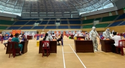 Đà Nẵng phải tạm dừng tiêm vắc xin do số lượng người tăng đột ngột không có trong danh sách