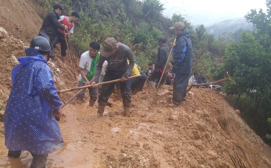 Nhiều điểm tại huyện Nam Trà My, tỉnh Quảng Nam bị sạt lở nghiêm trọng