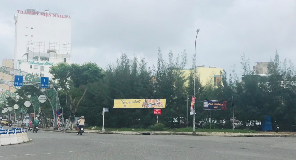 Khu đất A2 mặt tiền đường Nguyễn Văn Linh (quận Hải Châu) được TP Đà Nẵng kêu gọi đầu tư công trình nhà đỗ xe thông minh (Ảnh Đ.Minh)