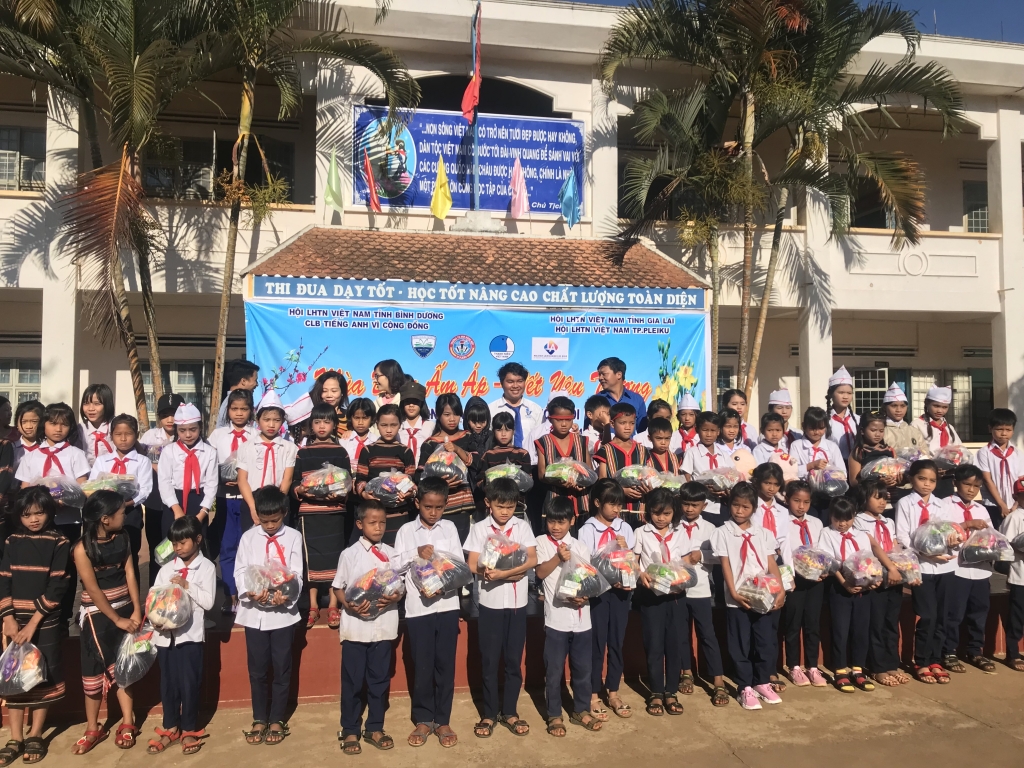 Chuyến đi tình nguyện tại Gia Lai vừa qua của CLB Tiếng Anh vì cộng đồng đã mang đến rất nhiều yêu thương