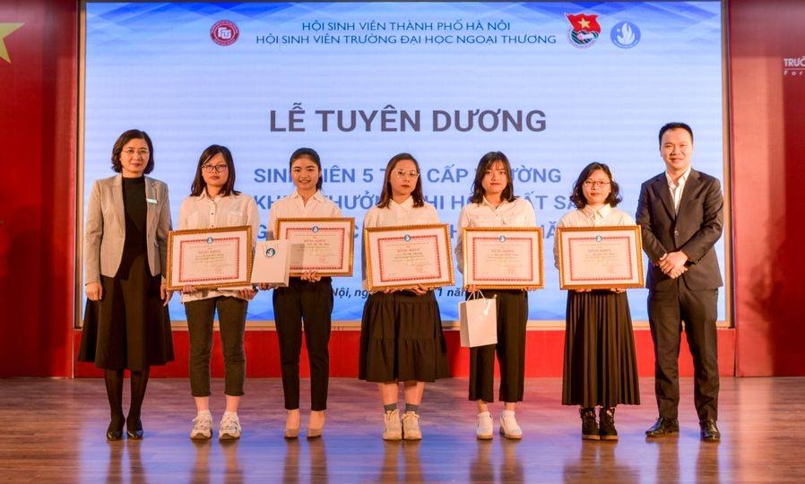 “Sinh viên 5 tốt” trường Đại học Ngoại thương lấy danh hiệu làm động lực