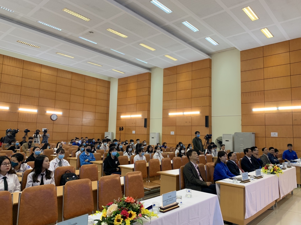 Lễ phát động được tổ chức giãn cách, đảm bảo an toàn phòng, chống dịch bệnh