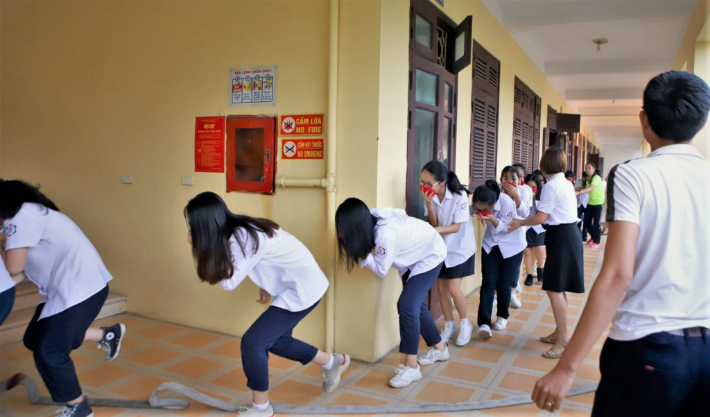 Học sinh trường THCS Thành Công tập huấn kĩ năng thoát hiểm khi xảy ra hỏa hoạn