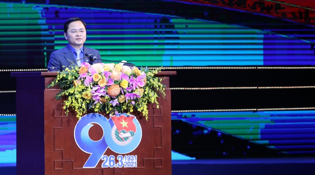 Bí thư thứ nhất Trung ương Đoàn TNCS Hồ Chí Minh Nguyễn Anh Tuấn đọc diễn văn tại hội nghị
