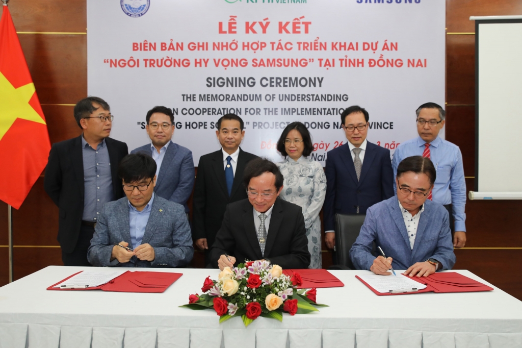 Lễ kí kế hợp đồng giữa Samsung Việt Nam và các bên liên quan