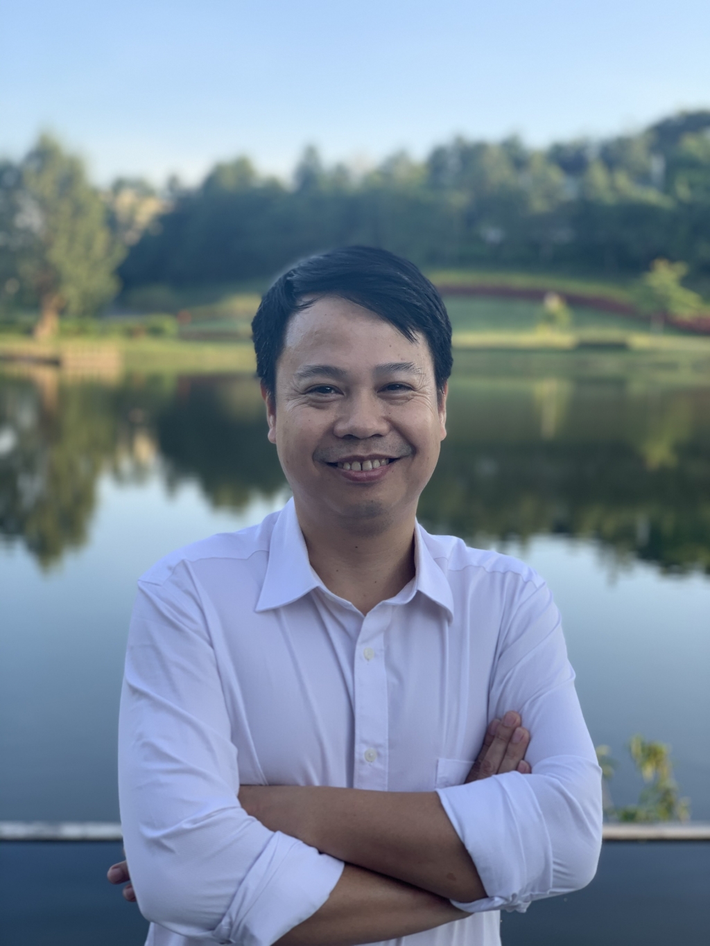 Thầy Khuất Duy Dũng, tổ trưởng Tổ Lịch sử trường THPT Chuyên Hà Nội Amsterdam