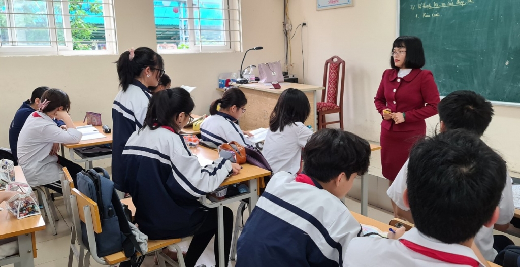 Cô Điệp kiểm tra bài 