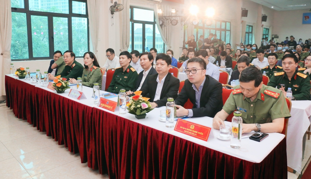 Các đại biểu tham dự chương trình