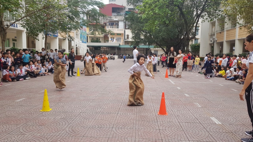 Ngày hội Thiếu nhi vui khỏe - Tiến bước lên Đoàn tại trường Tiểu học Cát Linh