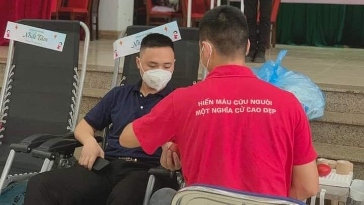 Anh Trần Minh Quang tham gia hiến máu tình nguyện