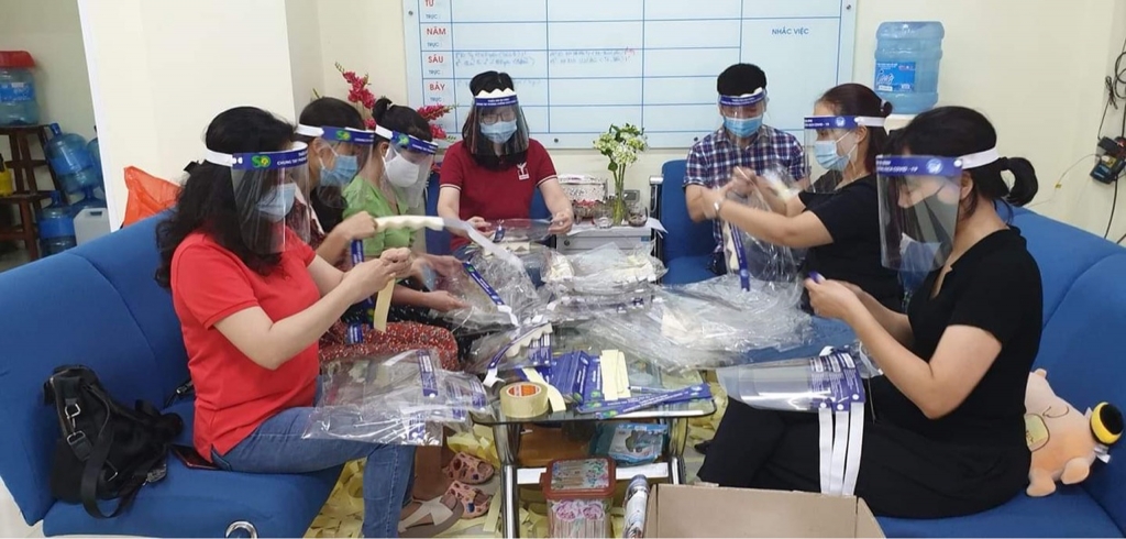 Tuổi trẻ quận Ba Đình cùng nhau làm tấm chắn giọt bắn để 
