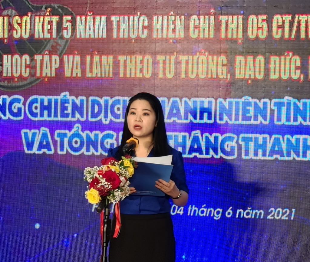 Đồng chí Bí thư Thành đoàn Hà Nội phát biểu tại chương trình
